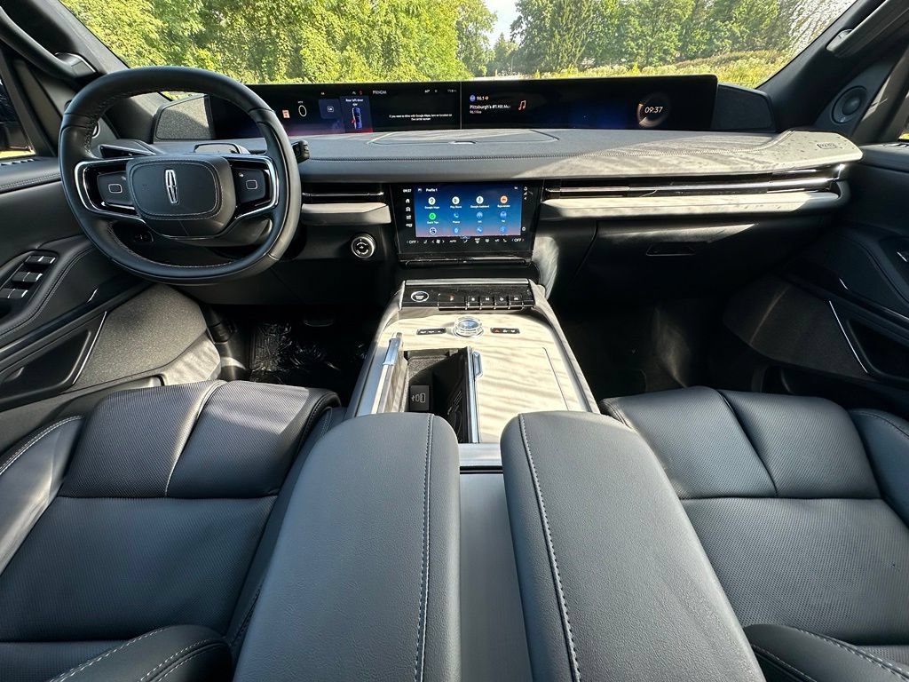 New 2027 Lincoln Navigator Reserve w/ Jet Appearance Package AWD/4WD image 20
