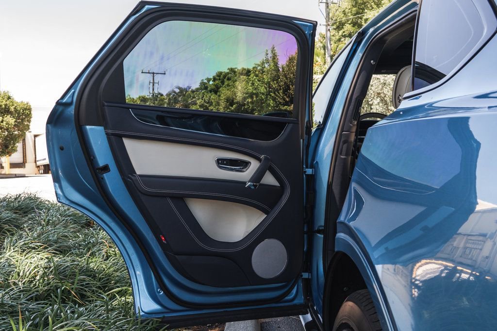 Used 2020 Bentley Bentayga image 31