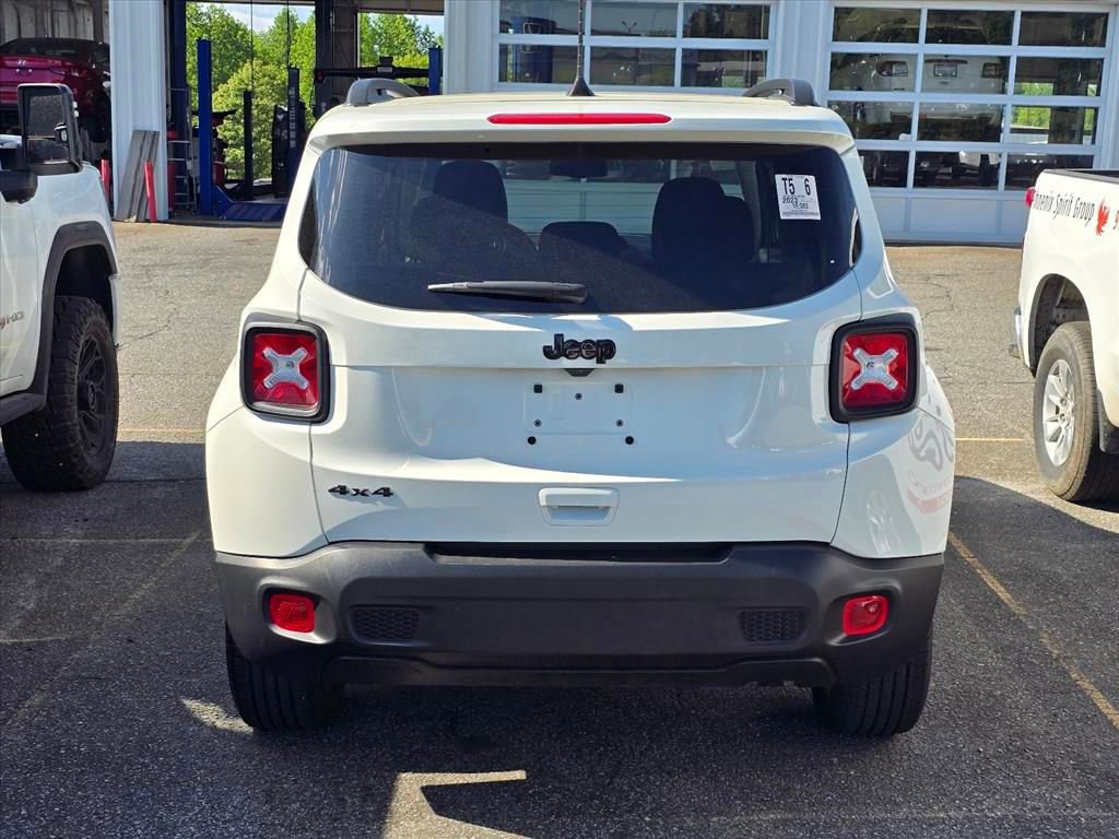 Used 2023 Jeep Renegade Altitude w/ Sun/Sound Group image 11
