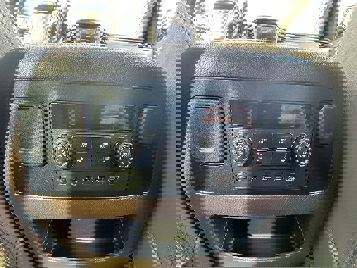 Used 2020 GMC Yukon Denali w/ Denali Ultimate Package AWD/4WD image 29