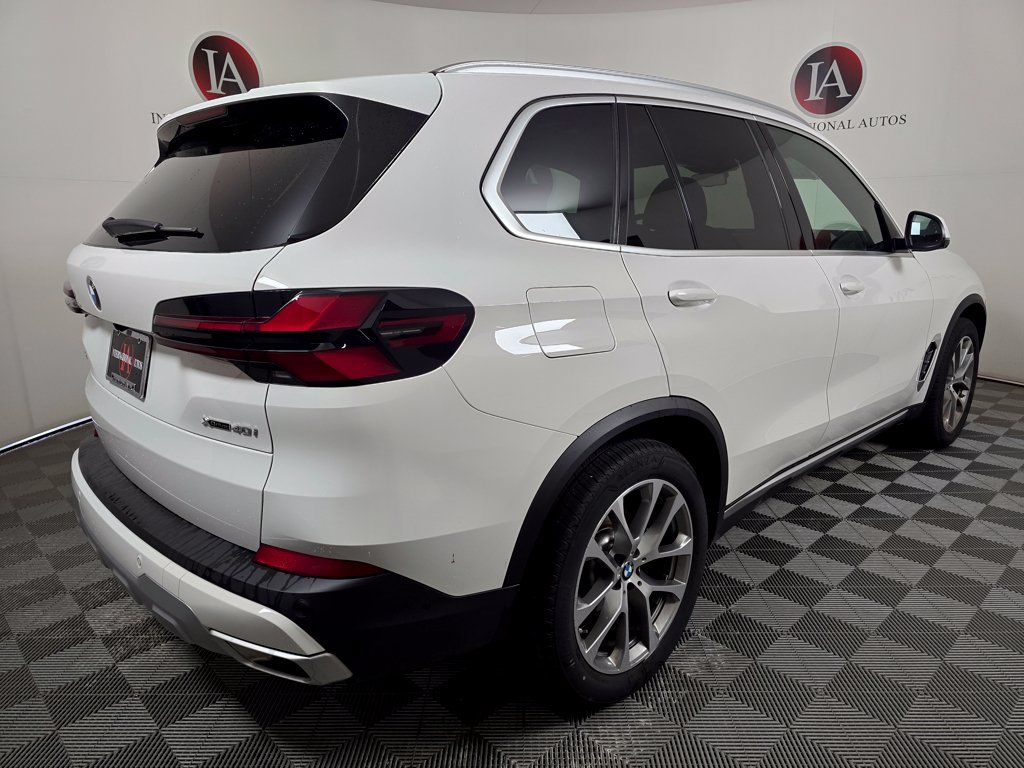 Used 2024 BMW X5 xDrive40i w/ Parking Assistance Package AWD/4WD image 4