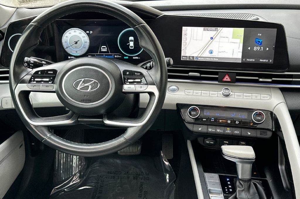 Used 2023 Hyundai Elantra Limited FWD image 18