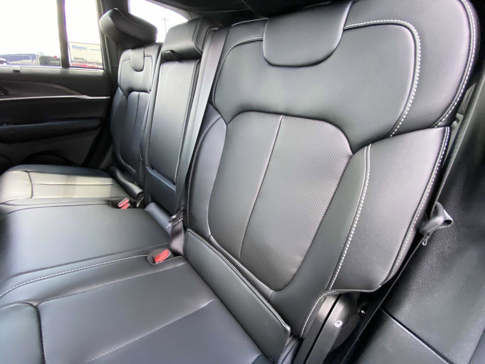New 2025 Jeep Grand Cherokee Limited w/ Luxury Tech Group II image 12