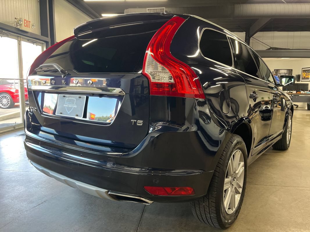 Used 2017 Volvo XC60 T5 Inscription w/ Preferred Option Package FWD image 13