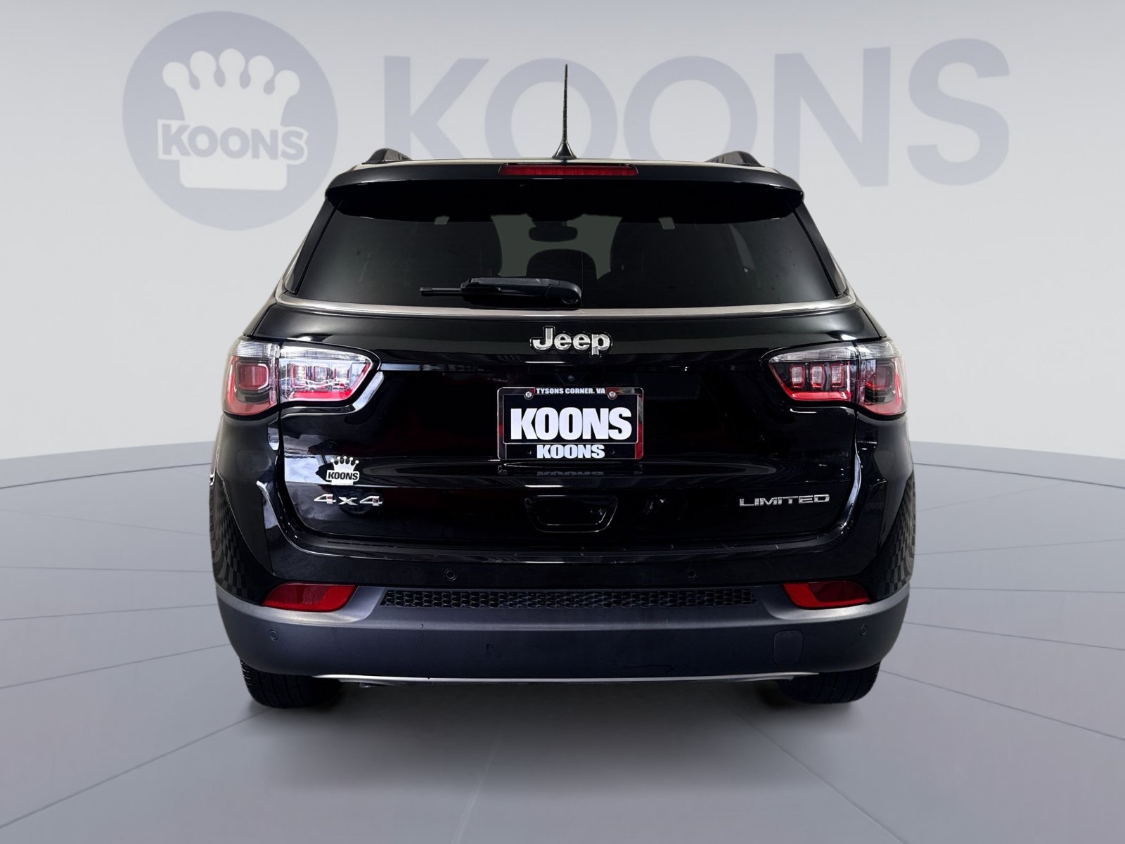 Used 2023 Jeep Compass Limited w/ Sun and Sound Group AWD/4WD image 5