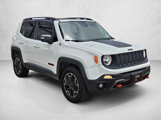 Used 2015 Jeep Renegade Trailhawk w/ Popular Equipment Group AWD/4WD image 3
