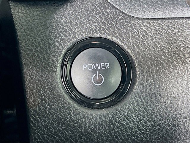 Used 2025 Toyota Camry SE image 18