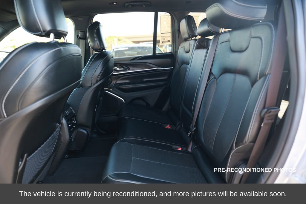 Used 2023 Jeep Grand Cherokee Overland image 33