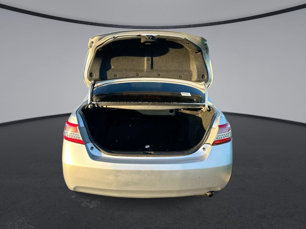 Used 2011 Toyota Camry LE FWD image 27