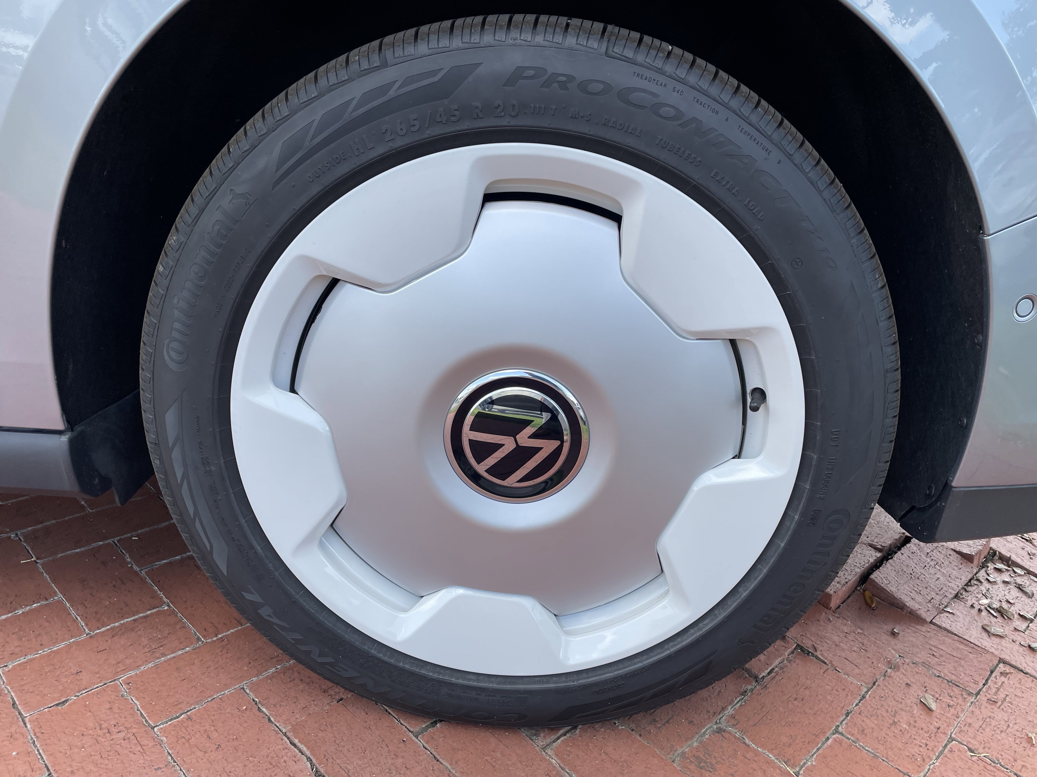 New 2025 Volkswagen ID. Buzz 1st Edition image 6