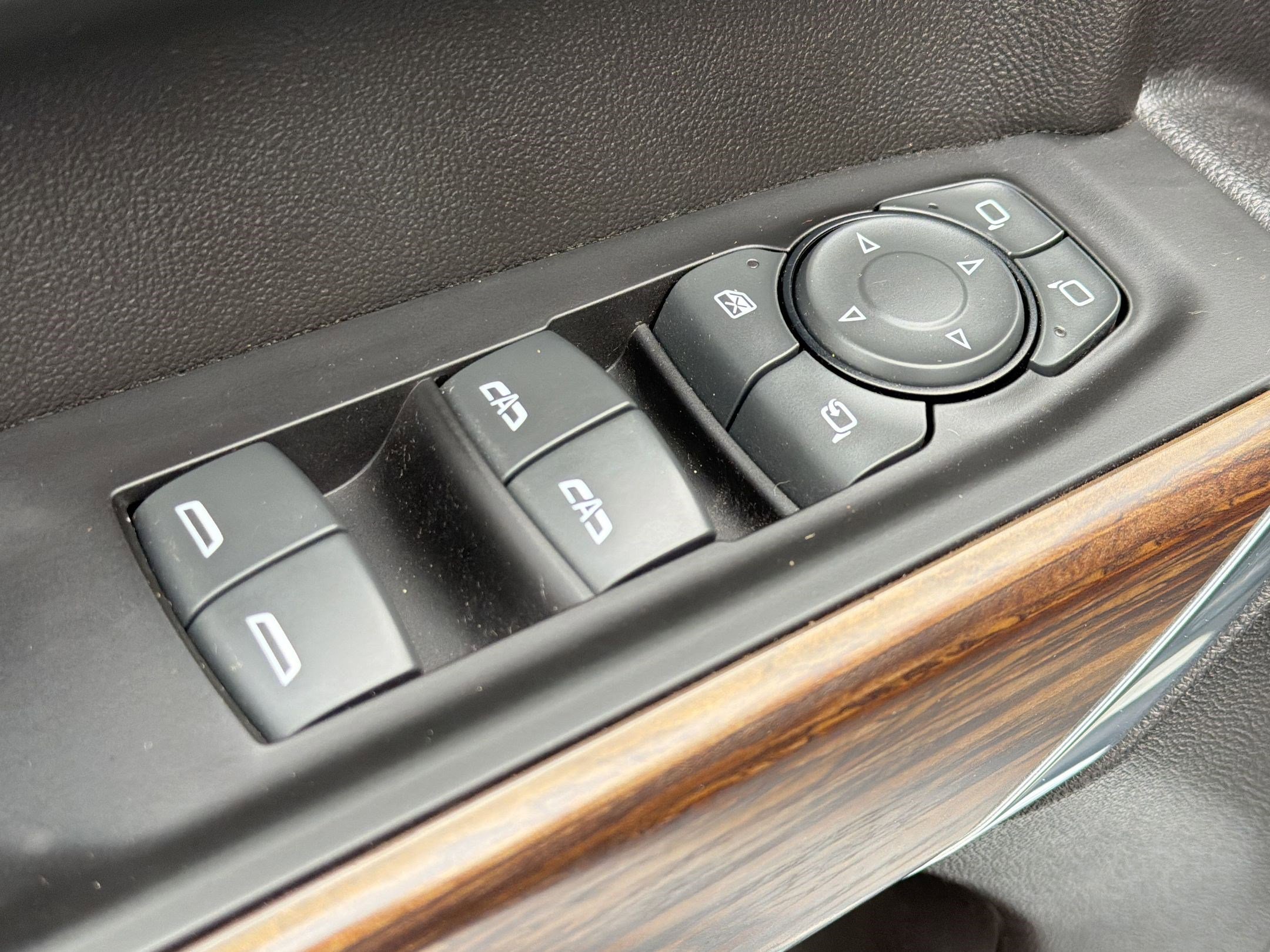 Used 2022 Chevrolet Silverado 1500 High Country w/ Z71 Off-Road Package image 19