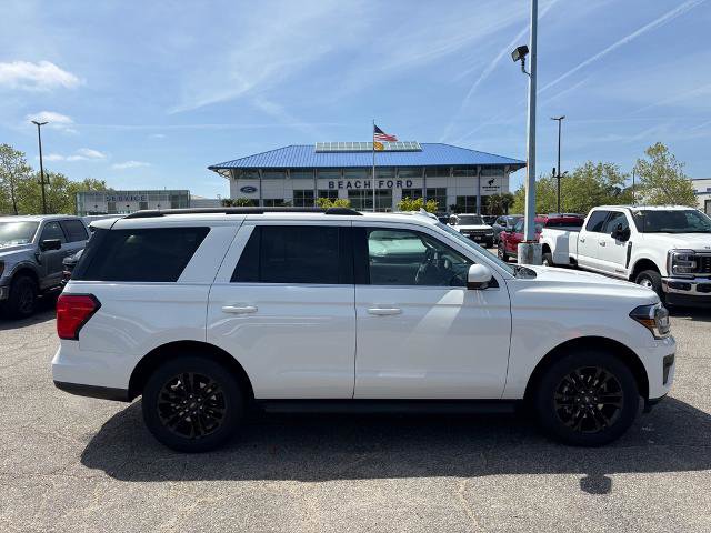 Certified 2024 Ford Expedition XLT image 4