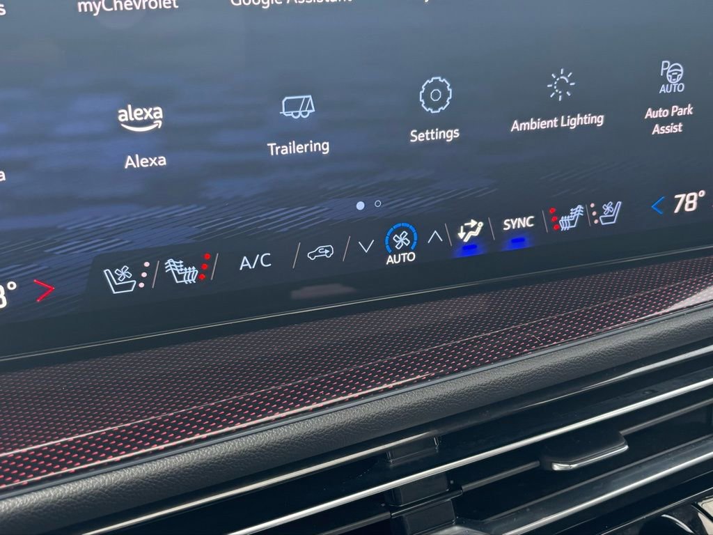 Used 2024 Chevrolet Traverse RS w/ LPO, Floor Liner Package image 38