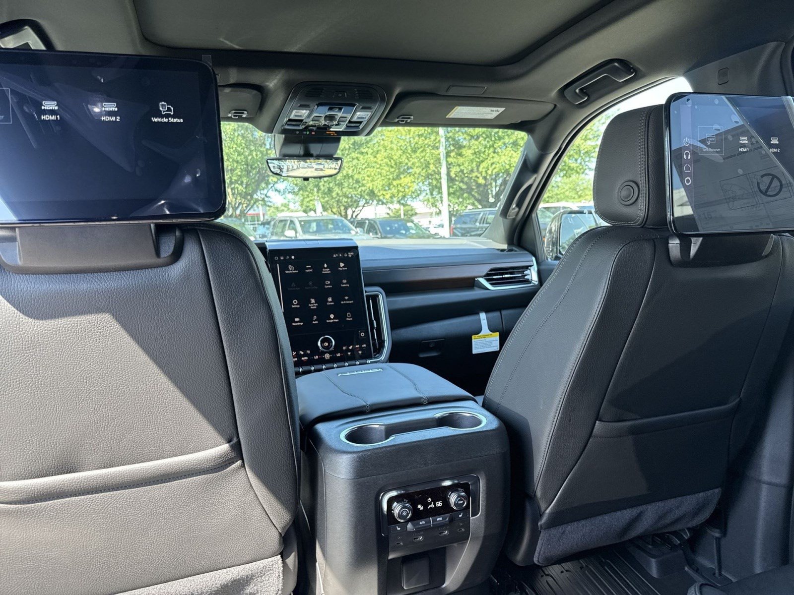 New 2026 GMC Yukon XL Denali w/ Denali Reserve Package AWD/4WD image 18