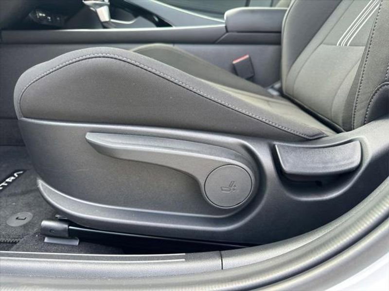 New 2025 Hyundai Elantra SEL image 18