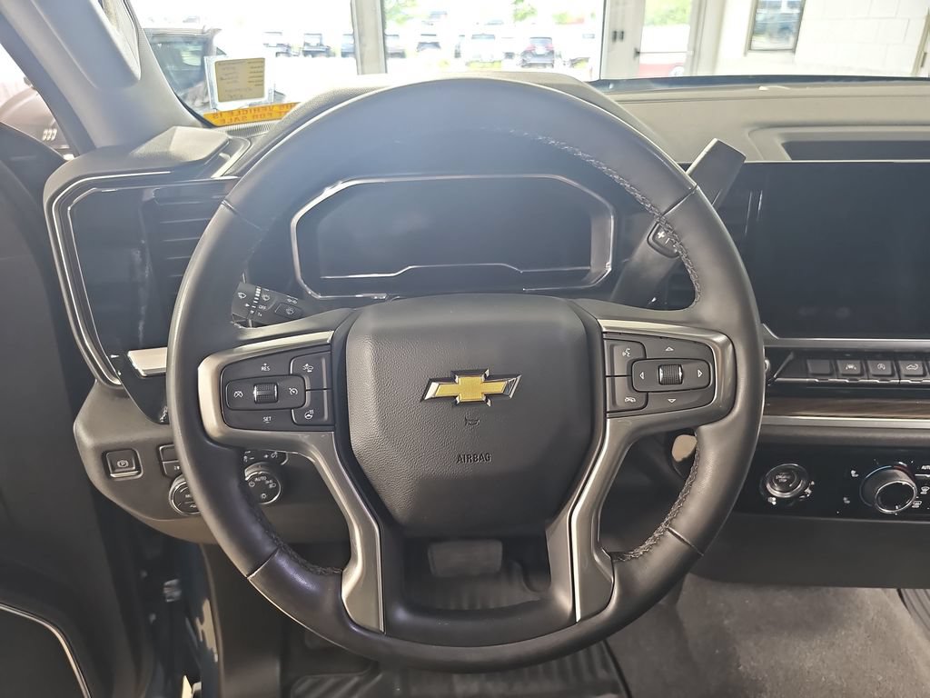 Certified 2024 Chevrolet Silverado 1500 LT AWD/4WD image 22