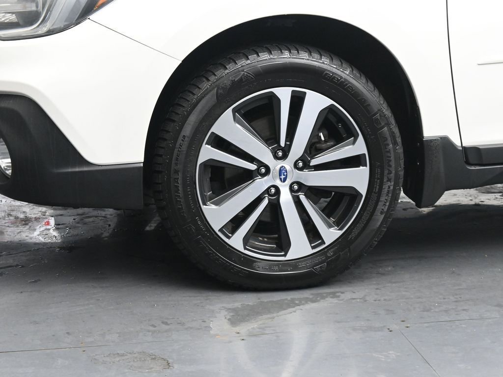 Used 2018 Subaru Outback 3.6R Limited image 12