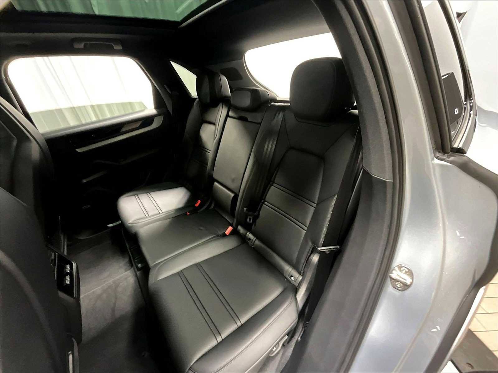 New 2026 Porsche Cayenne image 25