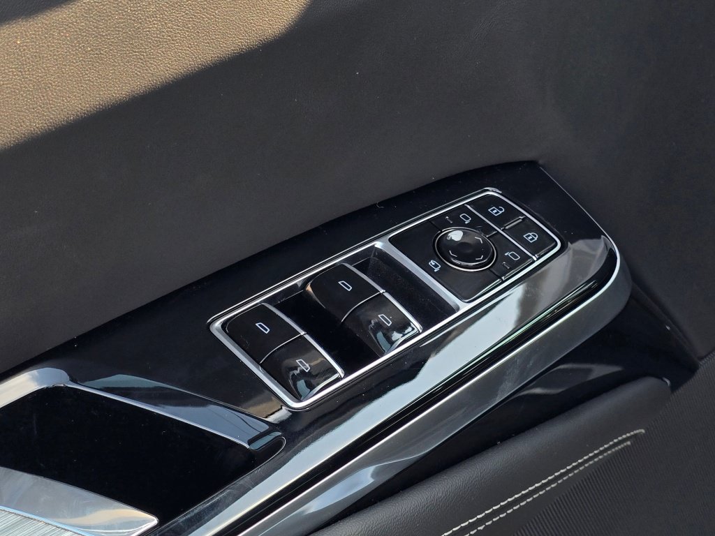 New 2026 Cadillac Escalade ESV Platinum Sport AWD/4WD image 40