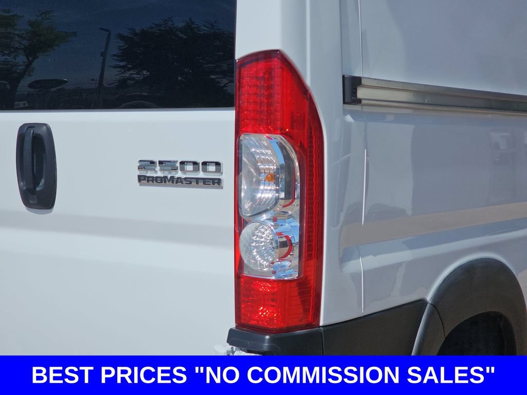 Used 2025 RAM ProMaster 2500 w/ U-Haul Equipment Group FWD image 39