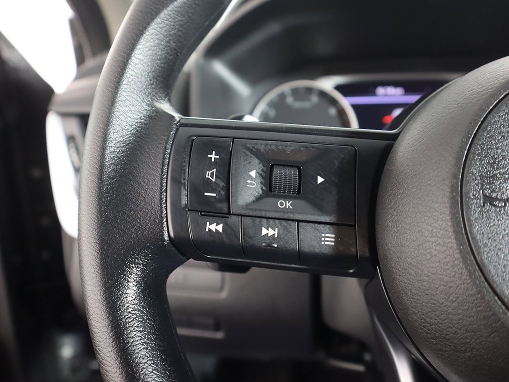 Used 2024 Nissan Rogue S image 34