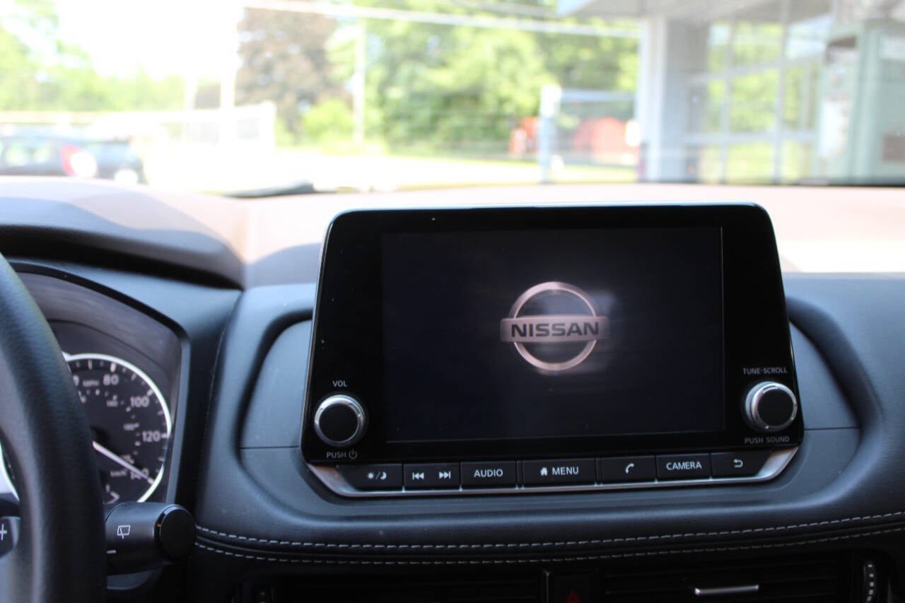Used 2021 Nissan Rogue SV image 30