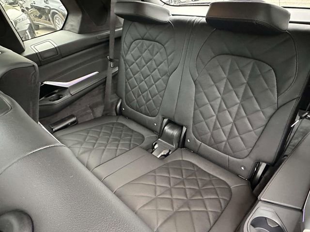 New 2026 BMW X7 xDrive40i image 8