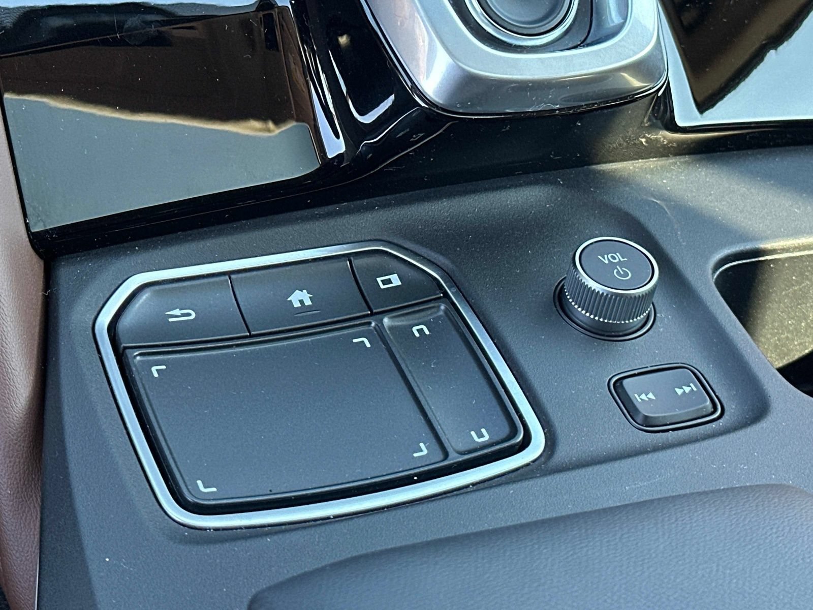 Certified 2024 Acura MDX w/ Technology Package AWD/4WD image 23