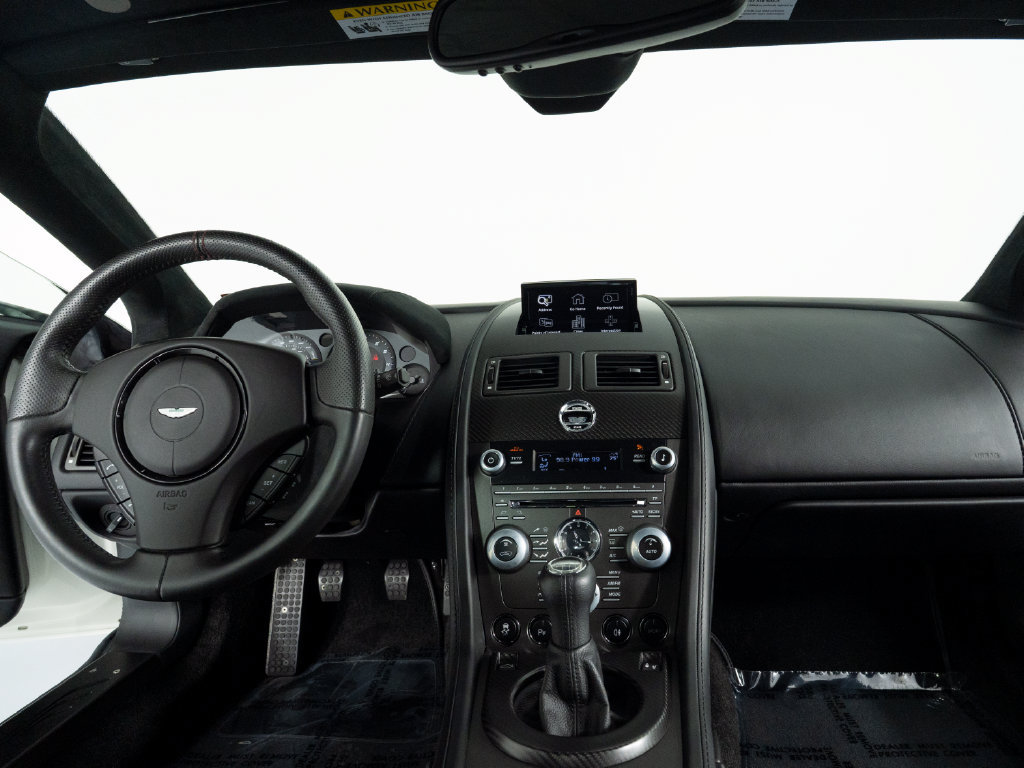 Used 2015 Aston Martin V8 Vantage GT RWD image 39