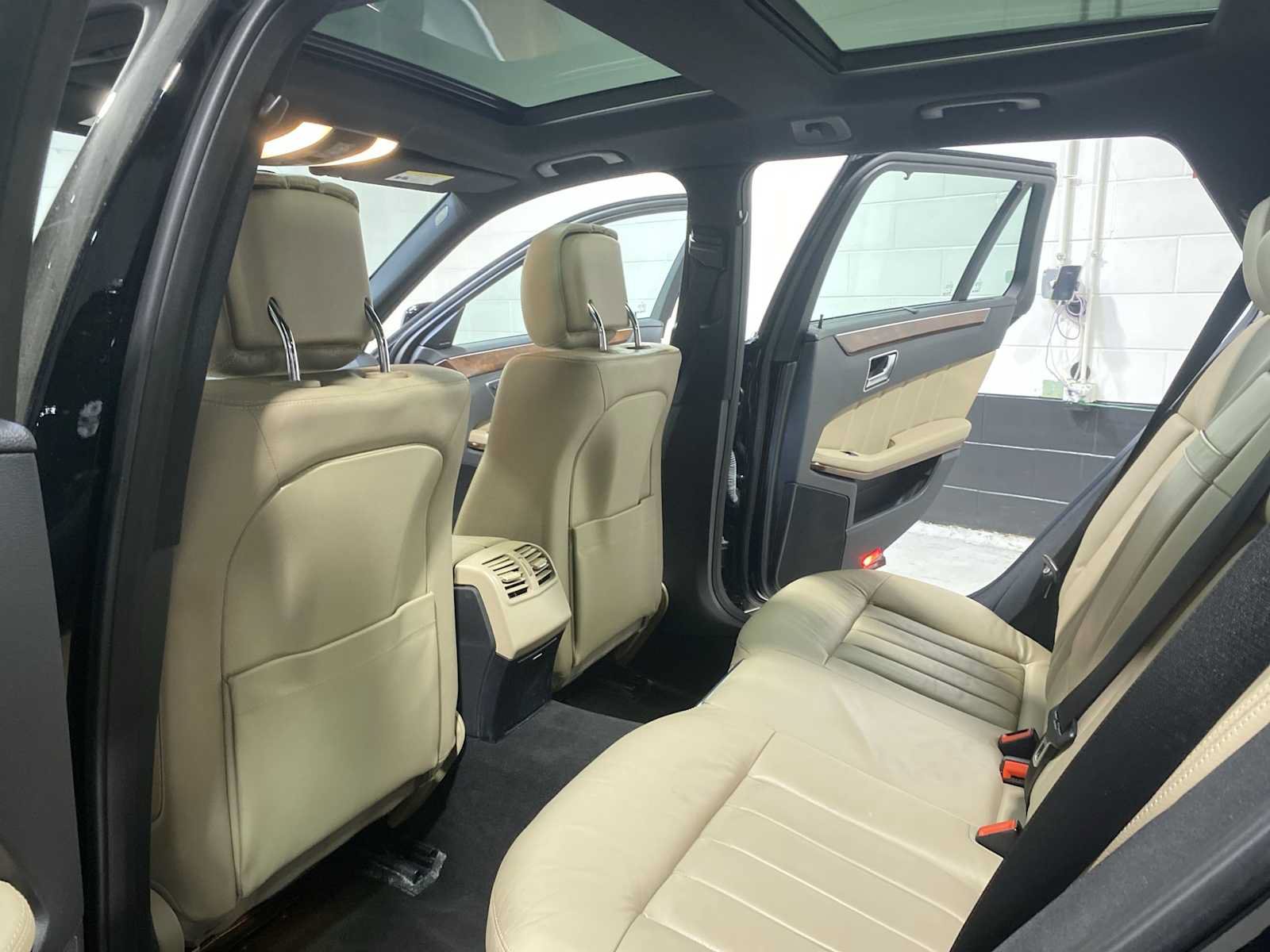 Used 2013 Mercedes-Benz E 350 4MATIC Wagon image 12