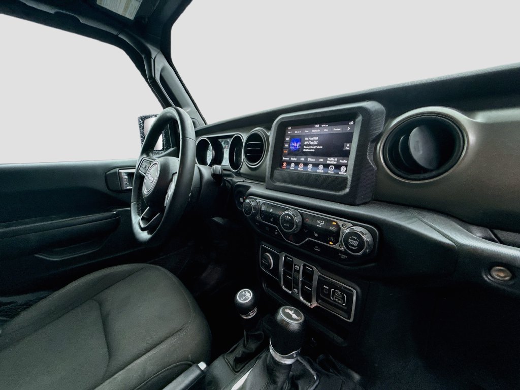 Used 2023 Jeep Wrangler Unlimited w/ Cold Weather Group AWD/4WD image 28