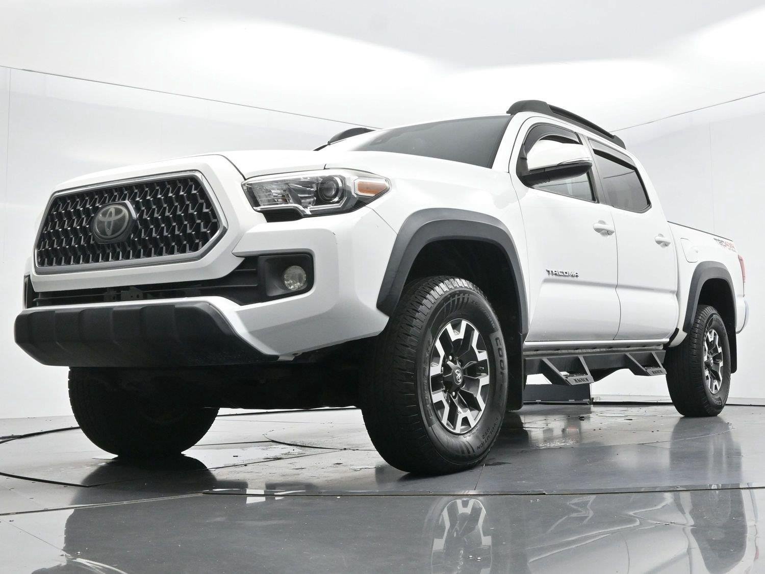 Used 2018 Toyota Tacoma TRD Off-Road AWD/4WD image 44