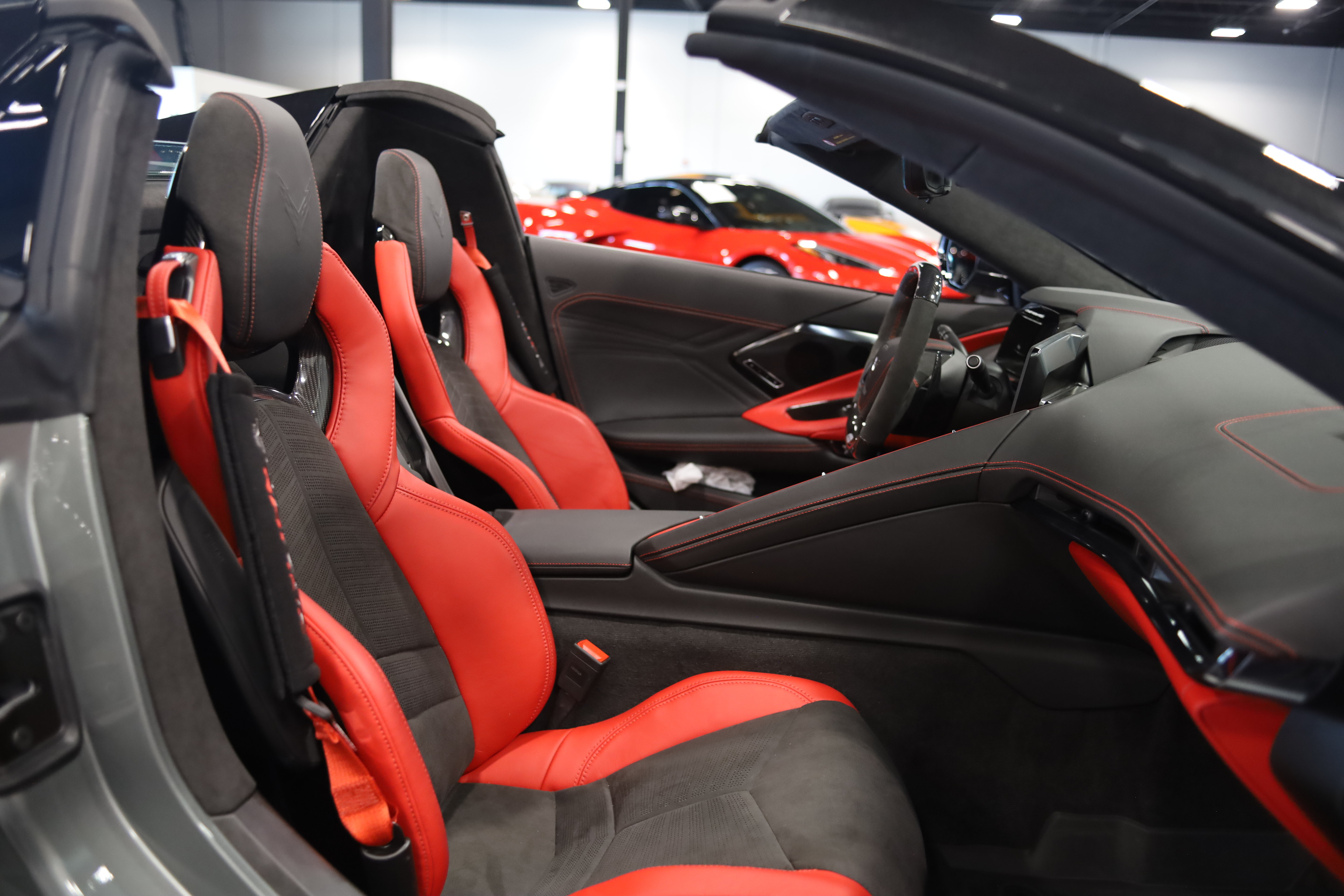 Used 2024 Chevrolet Corvette Z06 RWD image 39