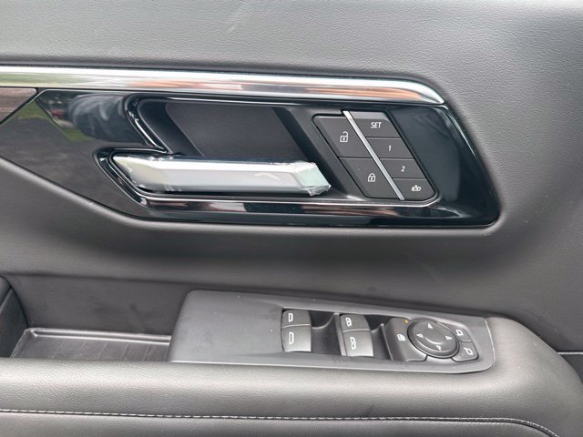 Used 2026 Chevrolet Tahoe Z71 AWD/4WD image 10