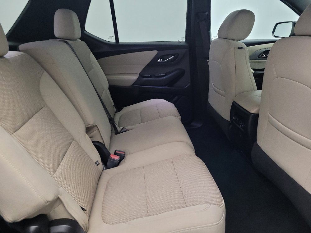 Used 2023 Chevrolet Traverse LS FWD image 19