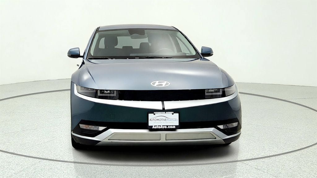Used 2024 Hyundai Ioniq 5 SEL AWD/4WD image 2