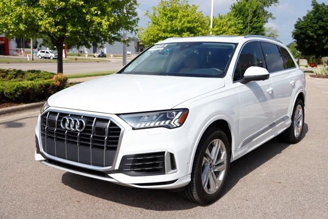 Used 2023 Audi Q7 3.0T Premium Plus w/ Premium Plus Package AWD/4WD image 12
