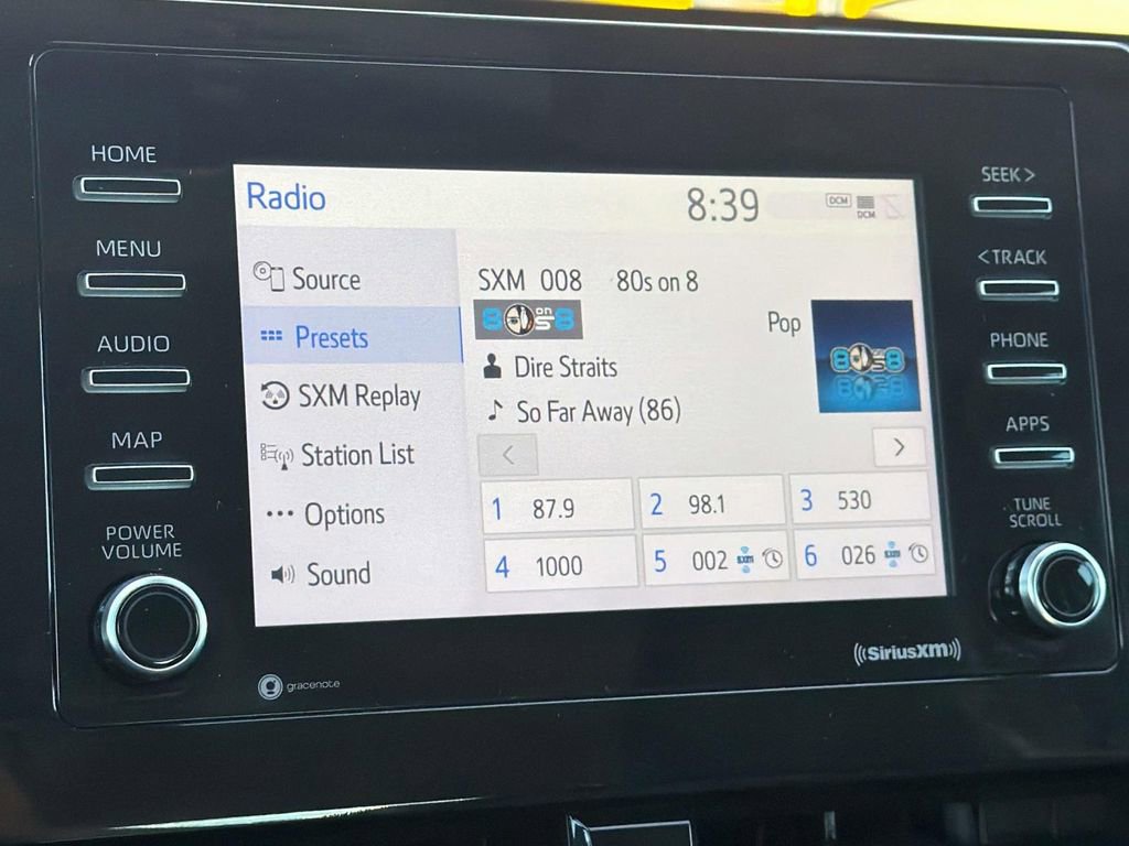 Used 2022 Toyota Camry SE FWD image 13