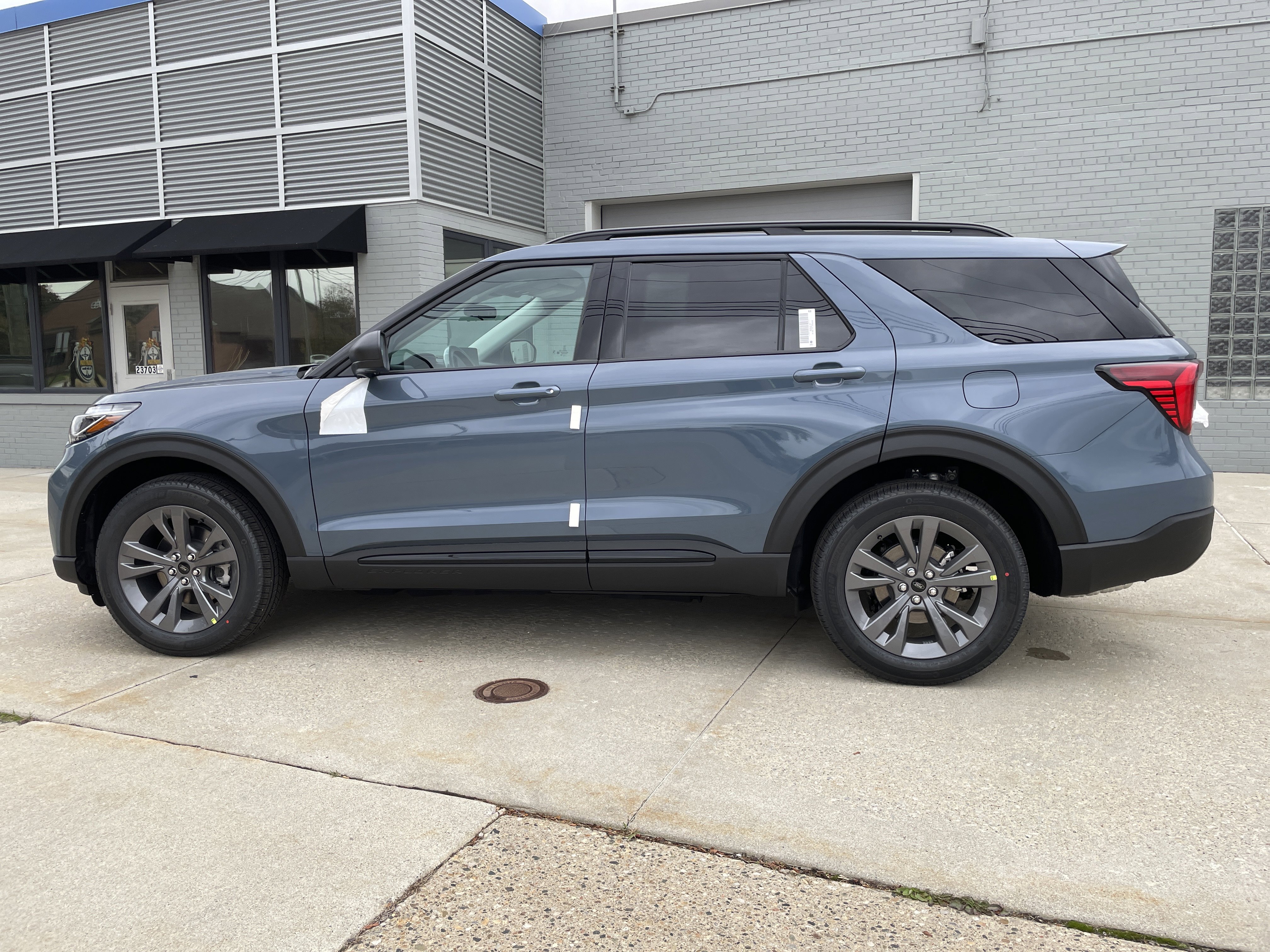 New 2026 Ford Explorer Active image 7