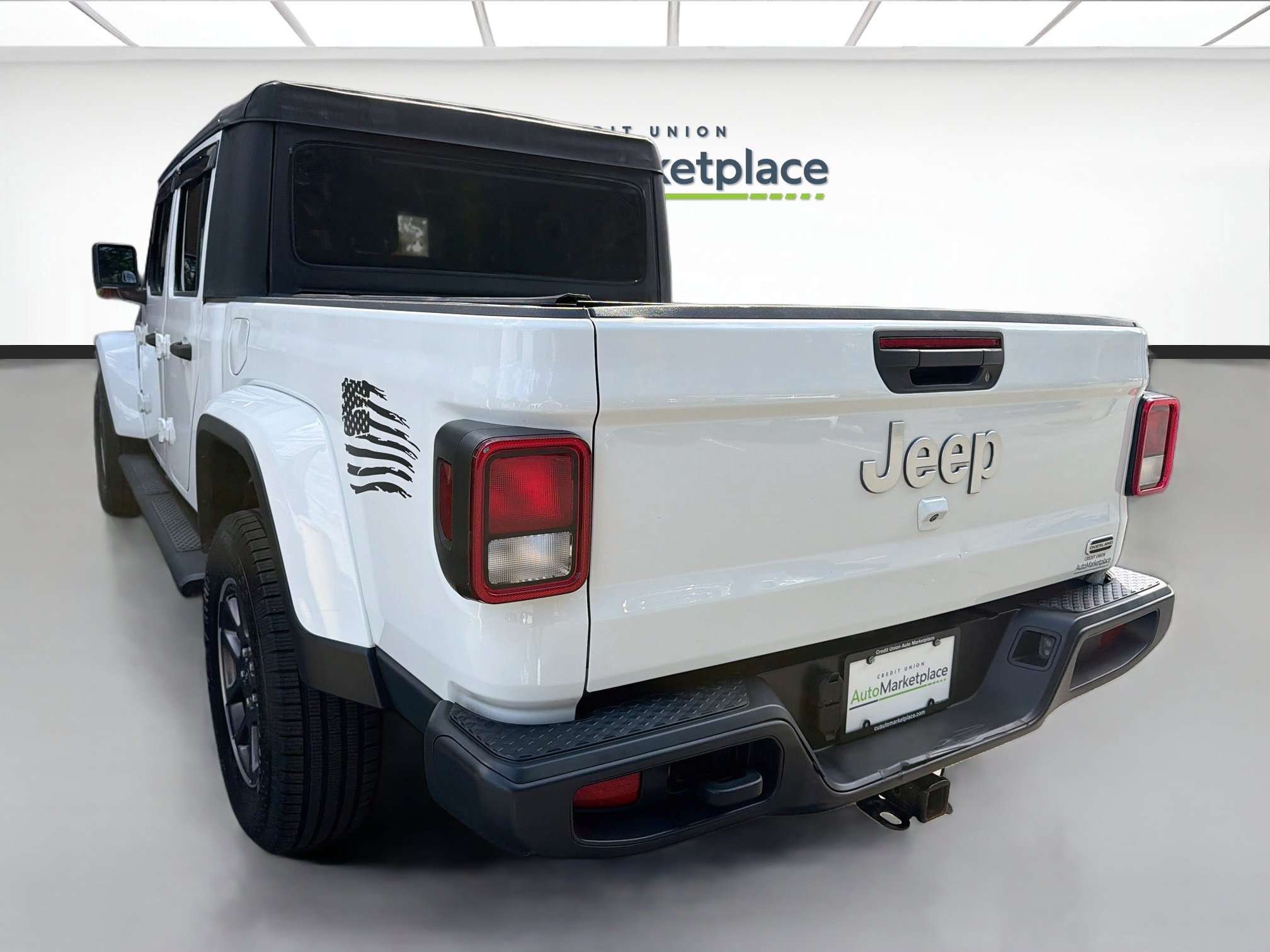 Used 2021 Jeep Gladiator Overland AWD/4WD image 4