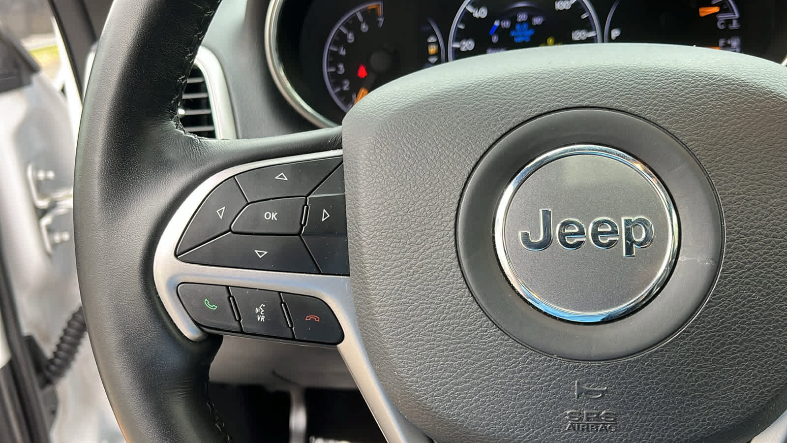 Certified 2022 Jeep Grand Cherokee Laredo X AWD/4WD image 15