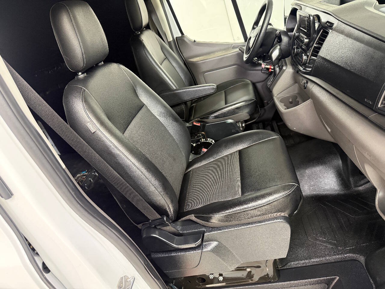 Used 2020 Ford Transit 250 Medium Roof RWD image 36