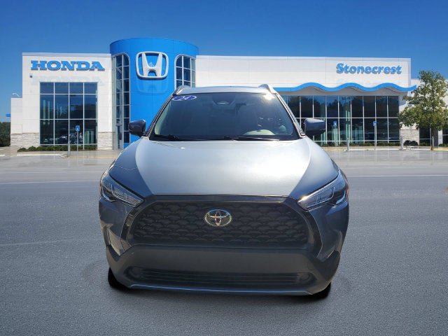 Used 2024 Toyota Corolla Cross LE w/ Moonroof Package FWD image 3