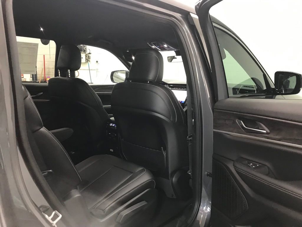 New 2025 Jeep Grand Cherokee L Limited image 38