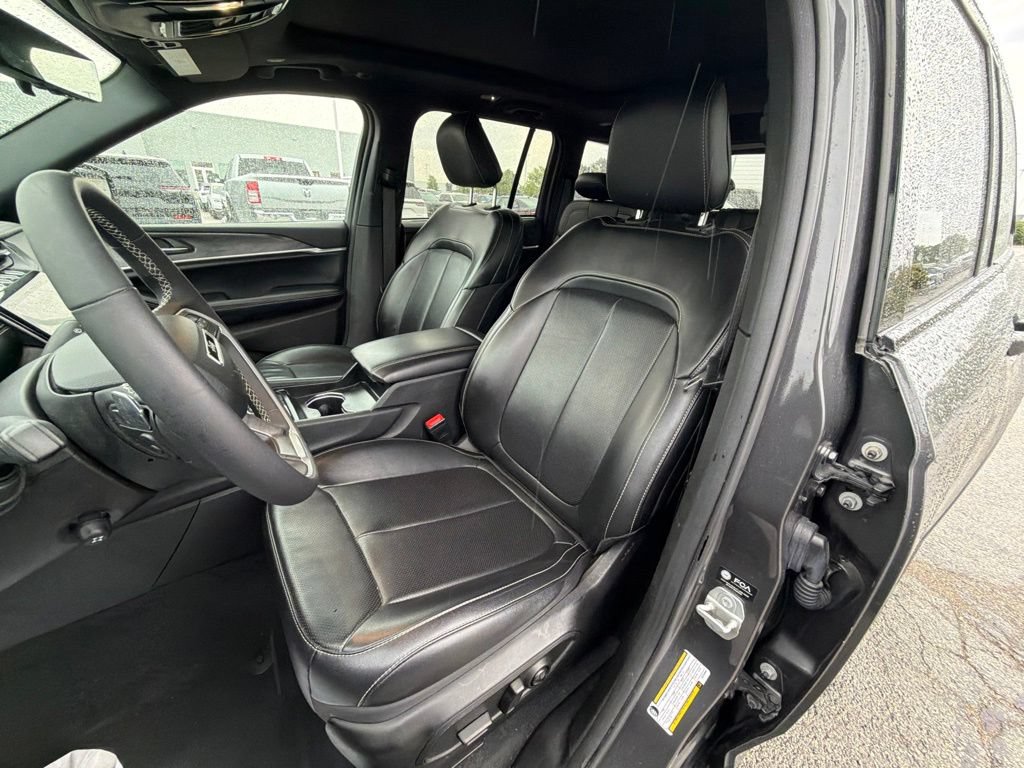 Used 2024 Jeep Grand Cherokee Limited w/ Luxury Tech Group II AWD/4WD image 10