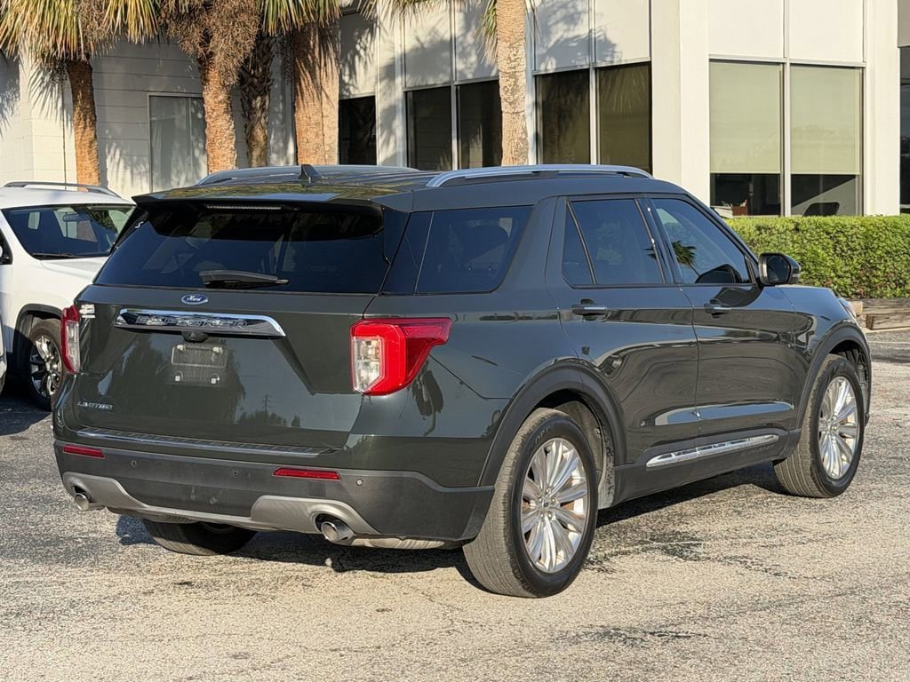 Used 2022 Ford Explorer Limited w/ Limited Technology Package RWD image 5