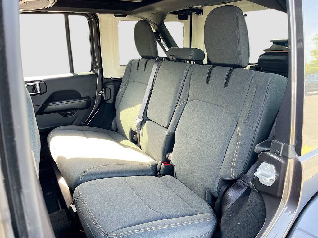 Certified 2025 Jeep Wrangler Unlimited Sahara w/ Safety Group AWD/4WD image 23