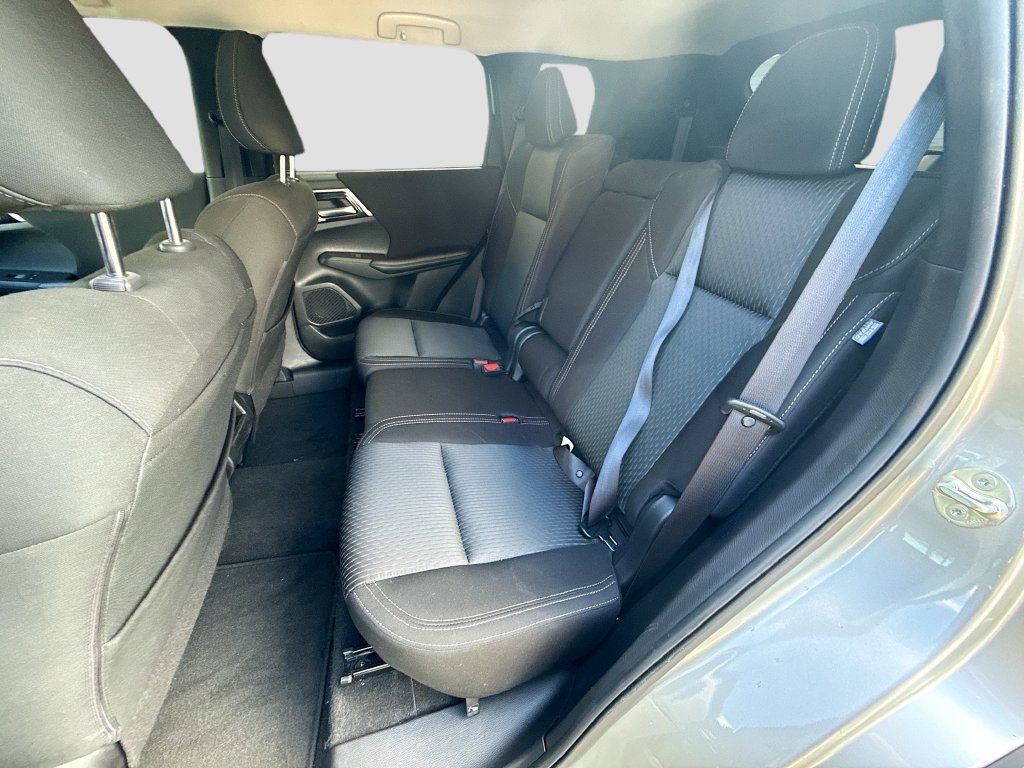 Used 2024 Mitsubishi Outlander ES FWD image 25