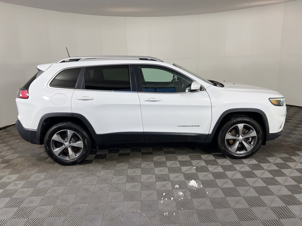 Used 2019 Jeep Cherokee Limited image 3