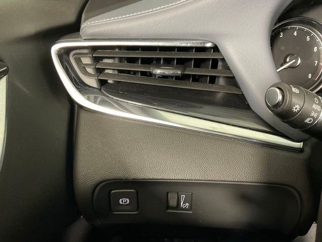 Used 2024 Buick Enclave Essence image 25